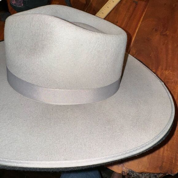 Lack of Color STONERANCH Wide-Brim Fedora Hat in stone gray - Picture 8 of 10